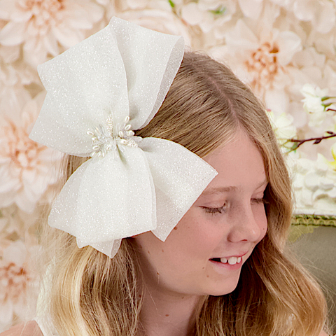 Luxury girls bow hair clips on model